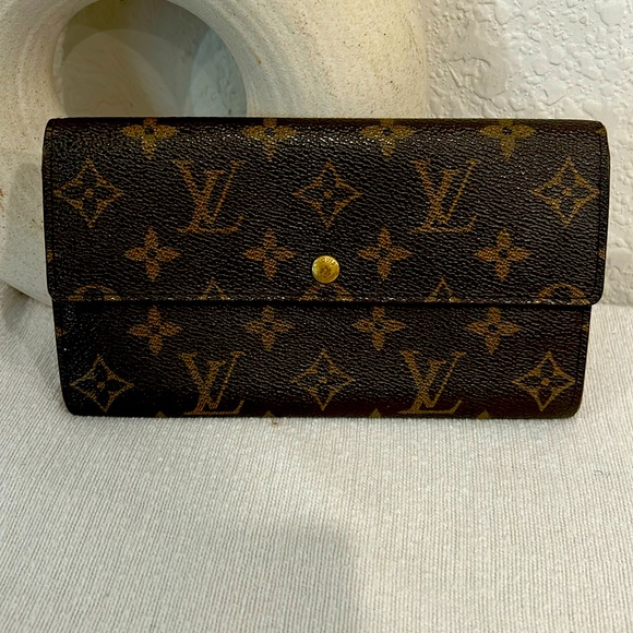 Authentic LOUIS VUITTON Monogram long wallet - Picture 1 of 17